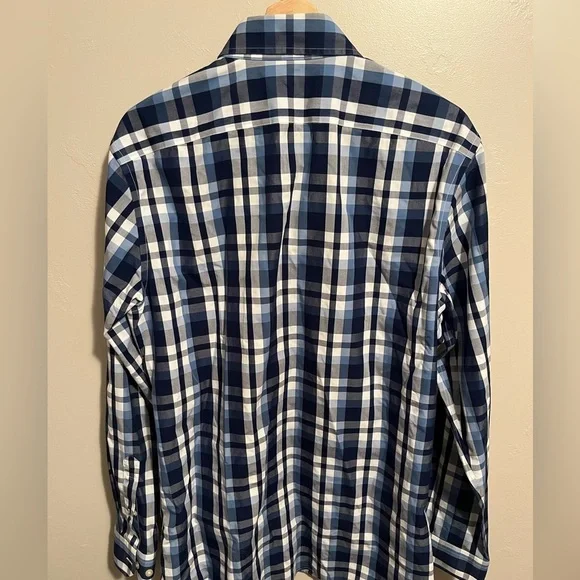 Banana Republic Men's Non Iron Tailored, Slim Fit Button Up Shirt - Picture 10 of 10